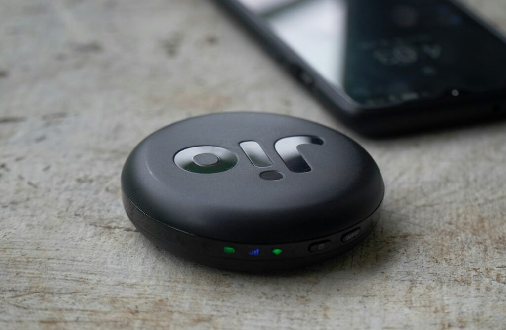 Plaud One AI Earbuds: Analyzing the 4G-Connected Audio Gadget
