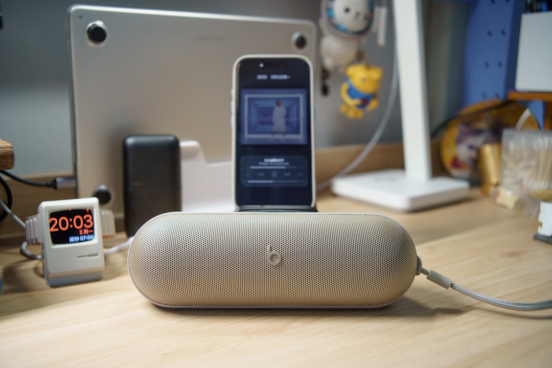 Plaud One AI Earbuds: Analyzing the 4G-Connected Audio Gadget